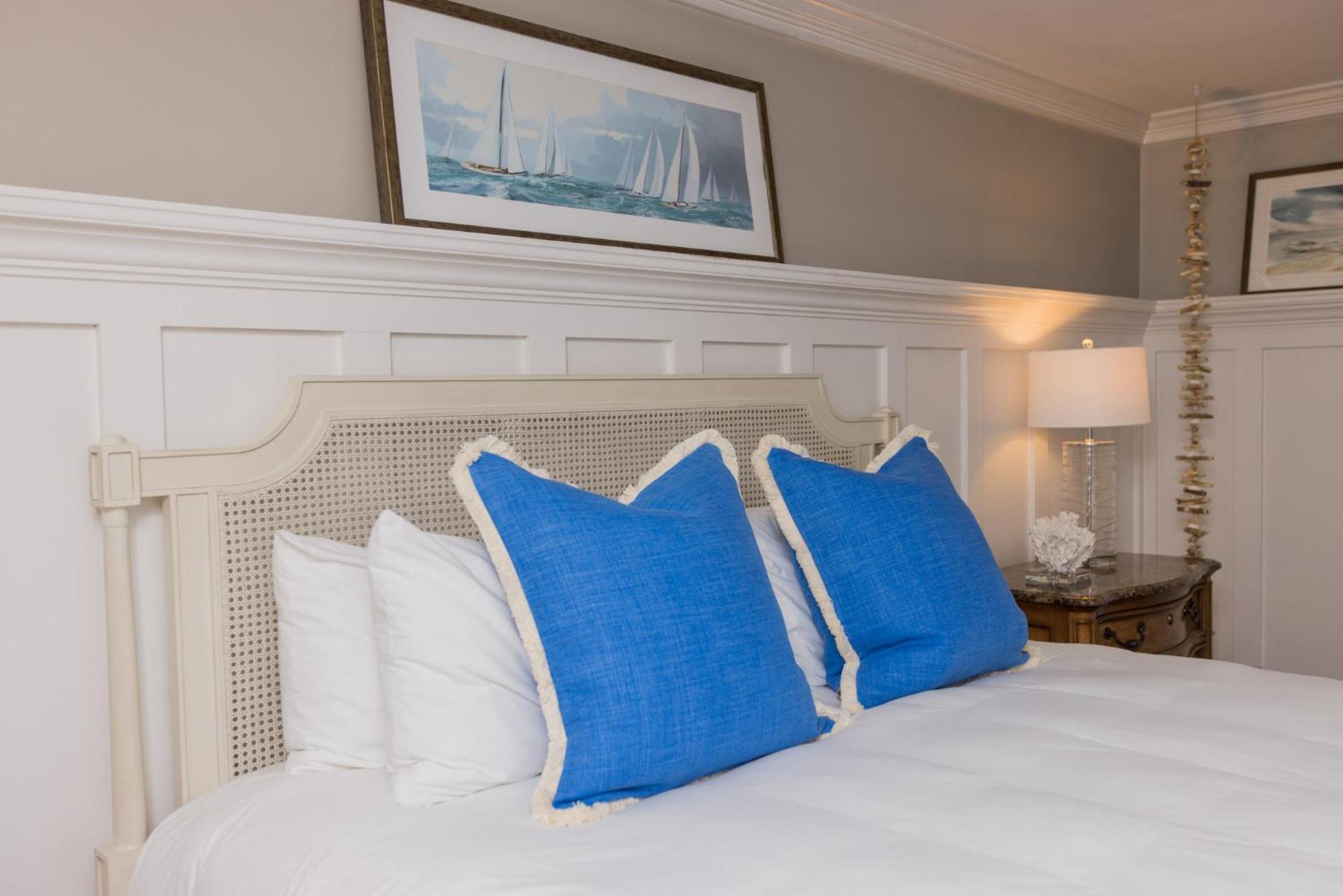 The Burrus House Inn Waterfront Suites Manteo Phòng bức ảnh