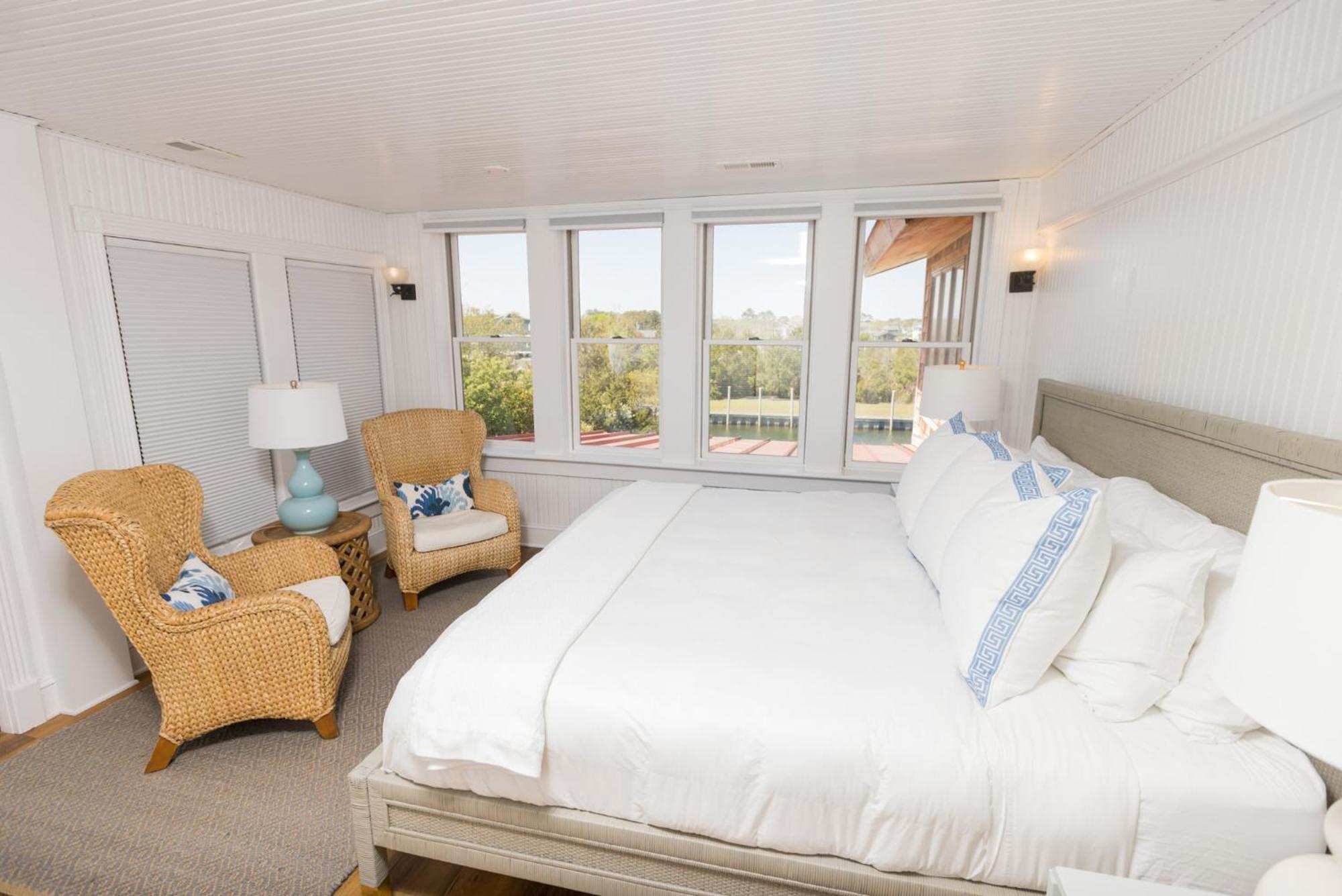 The Burrus House Inn Waterfront Suites Manteo Phòng bức ảnh