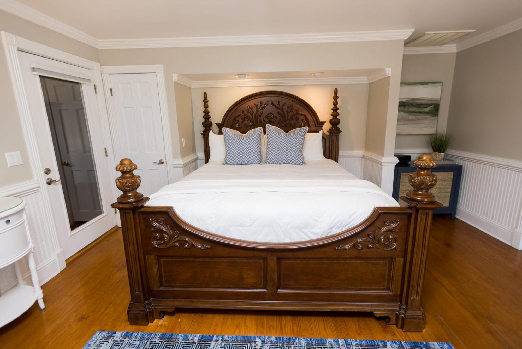 The Burrus House Inn Waterfront Suites Manteo Phòng bức ảnh